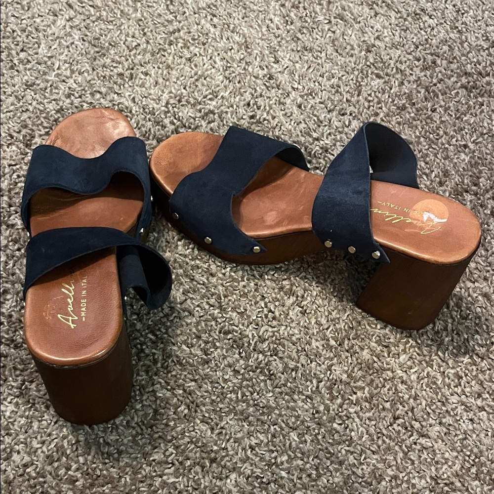 AEROSOLES Women's Navy Blue and Brown Mules